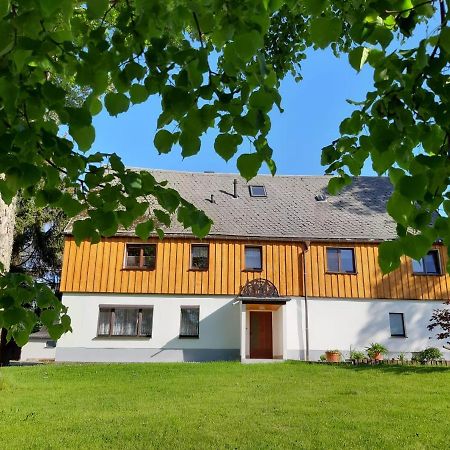 Familienfreundliche Ferienwohnung Zschorlau 外观 照片